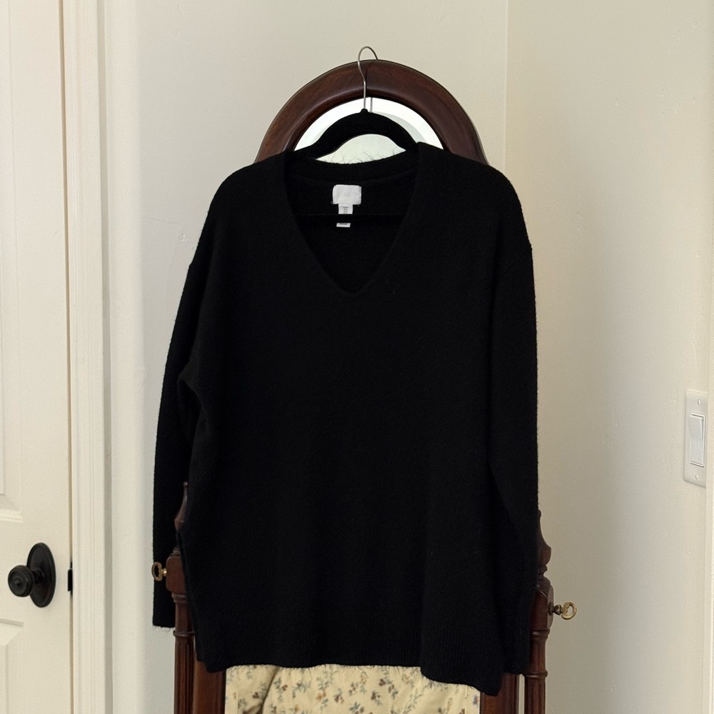 Classic V-Neck Black Women's Sweater